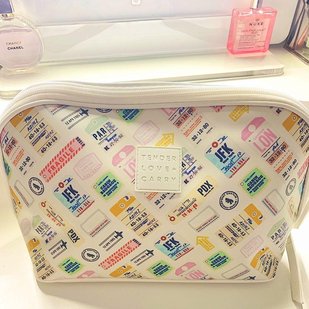 NWT Tender Love + Carry Travel Makeup/Toiletry Bag